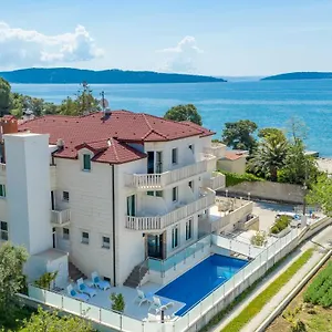Hotel Riva With Swimming Pool Kaštela