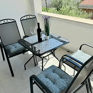 Pensión & Petra Zadar